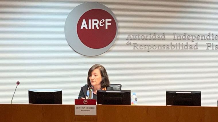 La AIReF corrige las previsiones del gobierno y señala que España tendrá más déficit y más deuda