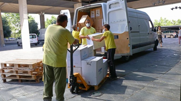 El Gobierno de Castilla-La Mancha ha distribuido esta semana otro medio millón de artículos de protección para los profesionales sanitarios