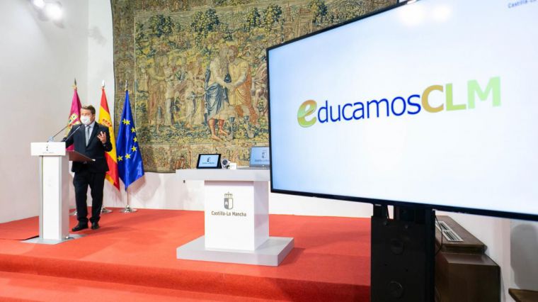 García-Page presenta la nueva plataforma digital EducamosCLM: 'Hoy tenemos los dos pies en el siglo XXI'