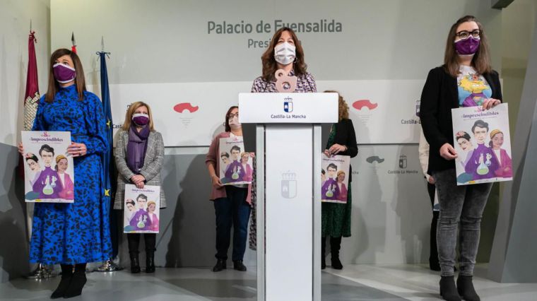 Boticaria García. Gloria Merino, Verónica Miguel y otras tres mujeres 'auténticos referentes' recibirán el reconocimiento de la Junta el 8-M