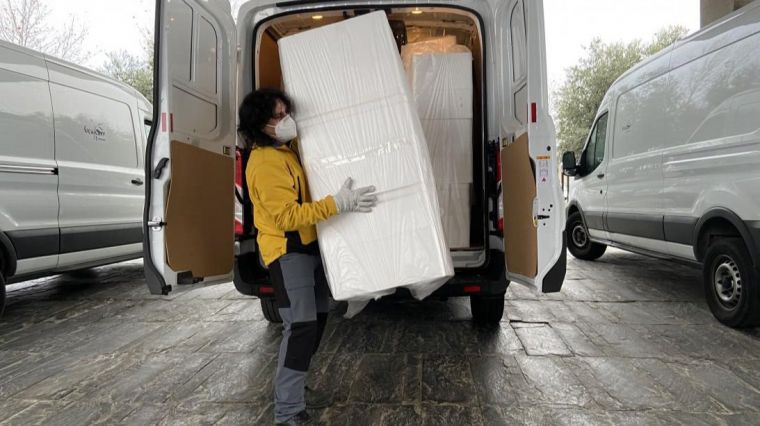 El Gobierno de Castilla-La Mancha ha distribuido esta semana más de 200.000 artículos de protección para profesionales sanitarios