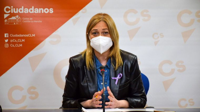 Picazo (Cs) defiende un feminismo 'inclusivo y seguro' y rinde homenaje a las mujeres que han muerto en pandemia