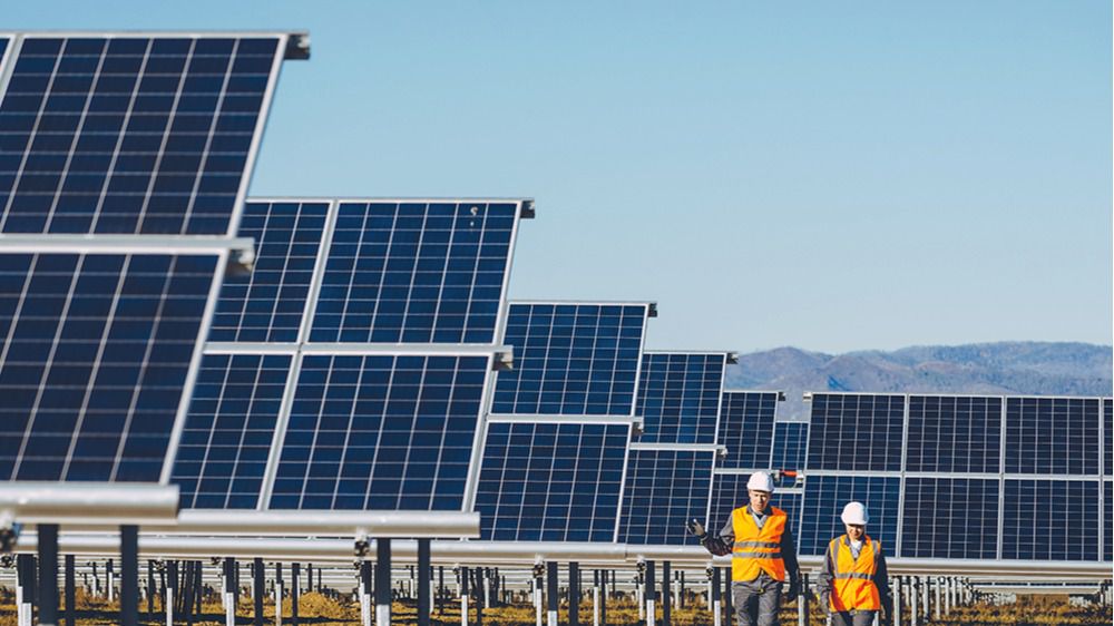 Cox Energy América se hace con el 40% de la propietaria de las fotovoltaicas Azuer de Manzanares (Ciudad Real)