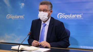 El PP exige a García-Page que administre ya "las 155.000 vacunas almacenadas" en la región 