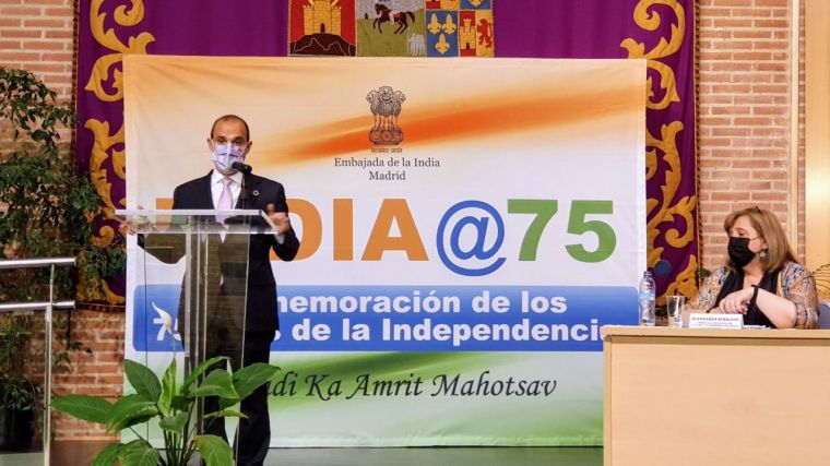 El presidente de las Cortes de Castilla-La Mancha participa en el arranque de la conmemoración de los 75 años de independencia de La India