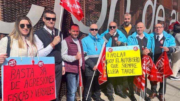 Los conductores de ALSA se manifiestan para reclamar vigilantes privados que garanticen su seguridad en la Estación de Autobuses de Toledo