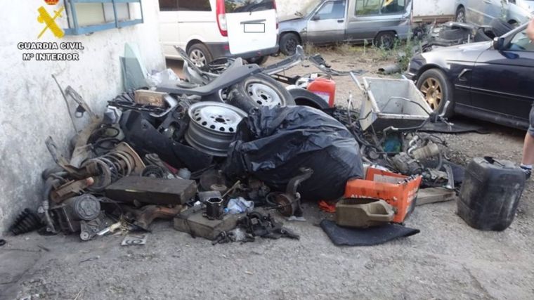La Guardia Civil desmantela dos talleres mecánicos ilegales en Argamasilla de Alba
