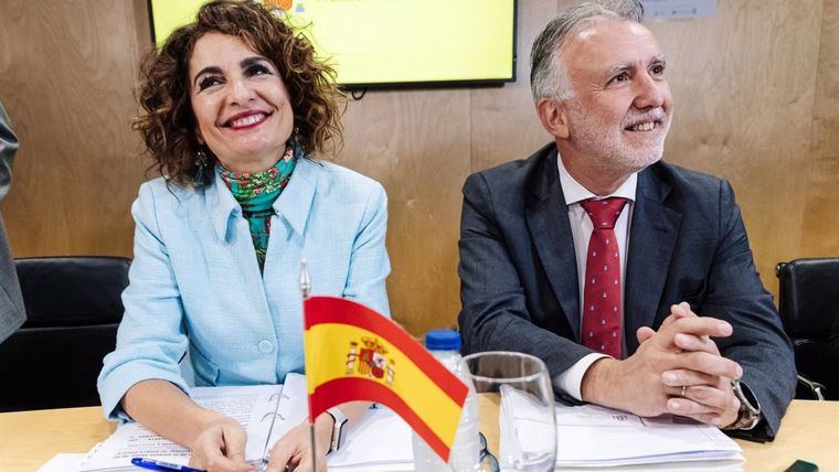 El Gobierno reunirá en enero a las CCAA de manera bilateral para explicar la condonación de deuda pactada por PSOE y ERC
