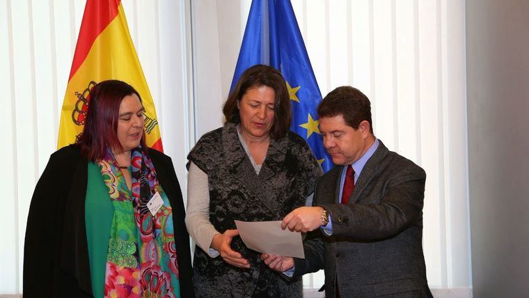 Emiliano García-Page, en Bruselas durante la reunión con la comisaria de Transportes de la UE, Violeta Bulc.
