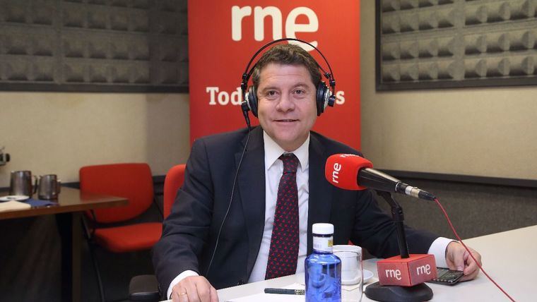 Emiliano García-Page durante la entrevista en Radio Nacional, en la que habló sobre el adelanto electoral.