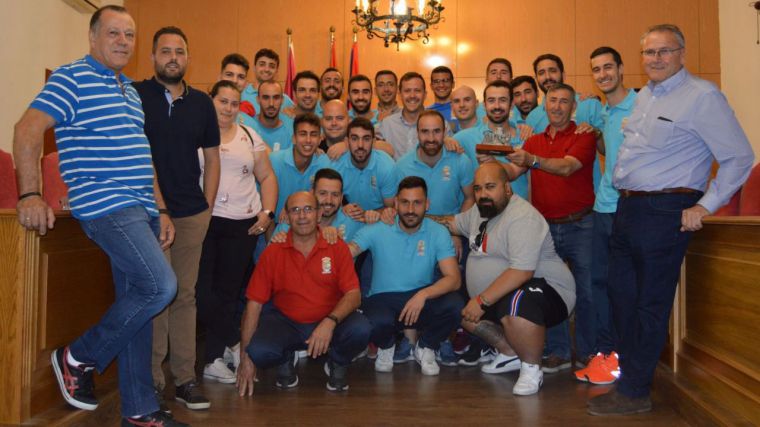 El alcalde de Seseña recibe al equipo de fútbol tras su ascenso a preferente